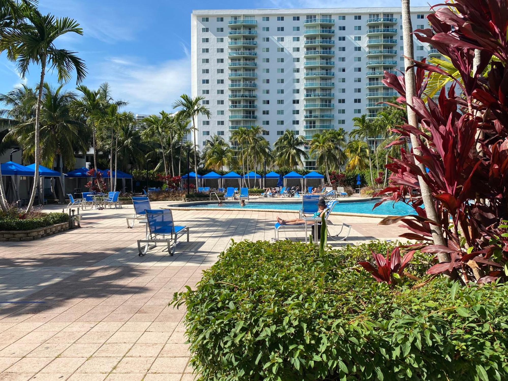 Sunny Isles, Beach Life! Parking Included Майами-Бич Экстерьер фото